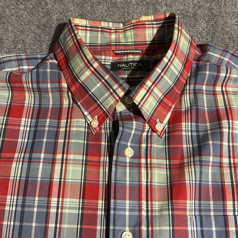 Nautica Shirt Mens XL Red Plaid Button Down Long Sleeve Wrinkle Resistant